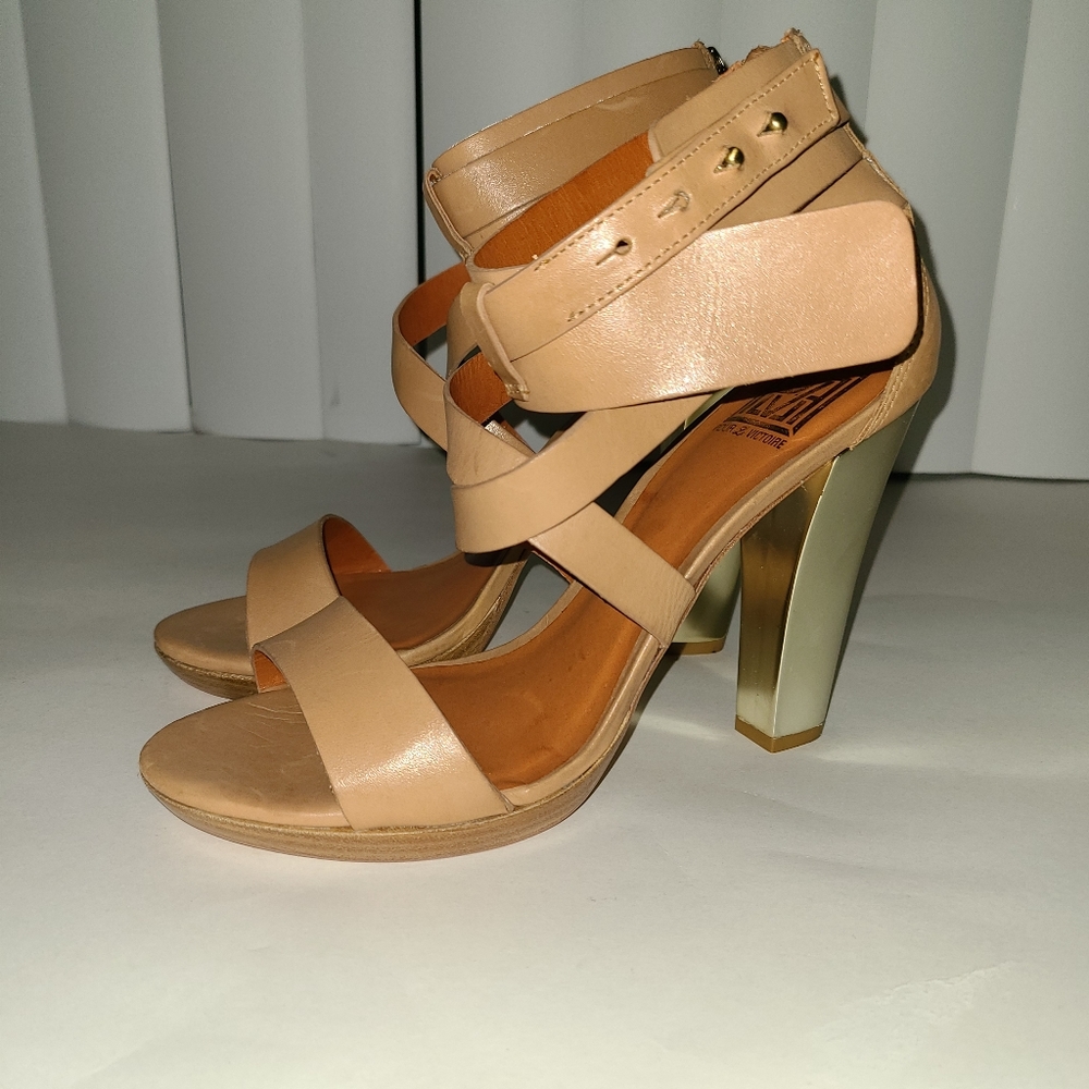 EUC Womens 9 1/2 Pour La Victoire Macaria Heels - Picture 12 of 12